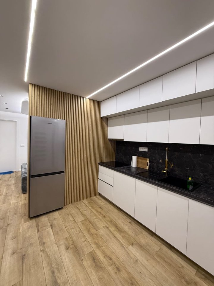 Jepet me qera garsoniere tek  kryqezimi 21 Dhjetorit!