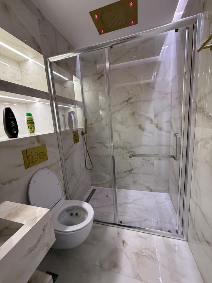 Jepet me qera garsoniere tek  kryqezimi 21 Dhjetorit!