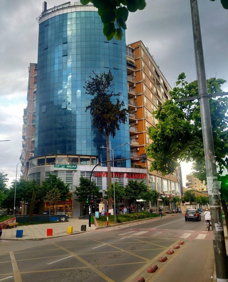 Jepet me qera apartament 1+1 ne zemer te Tiranes tek Selvia!