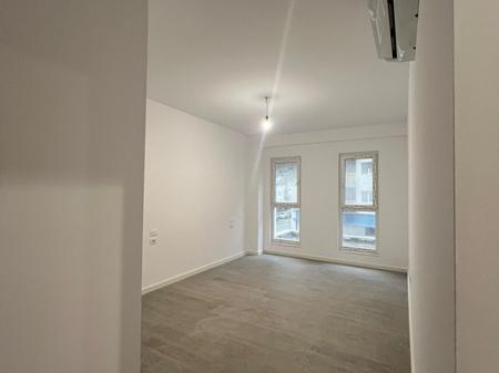 Jepet me qera apartamenti 2+1+2+depo  tek kompleksi Aura,Rruga Dritan Hoxha.