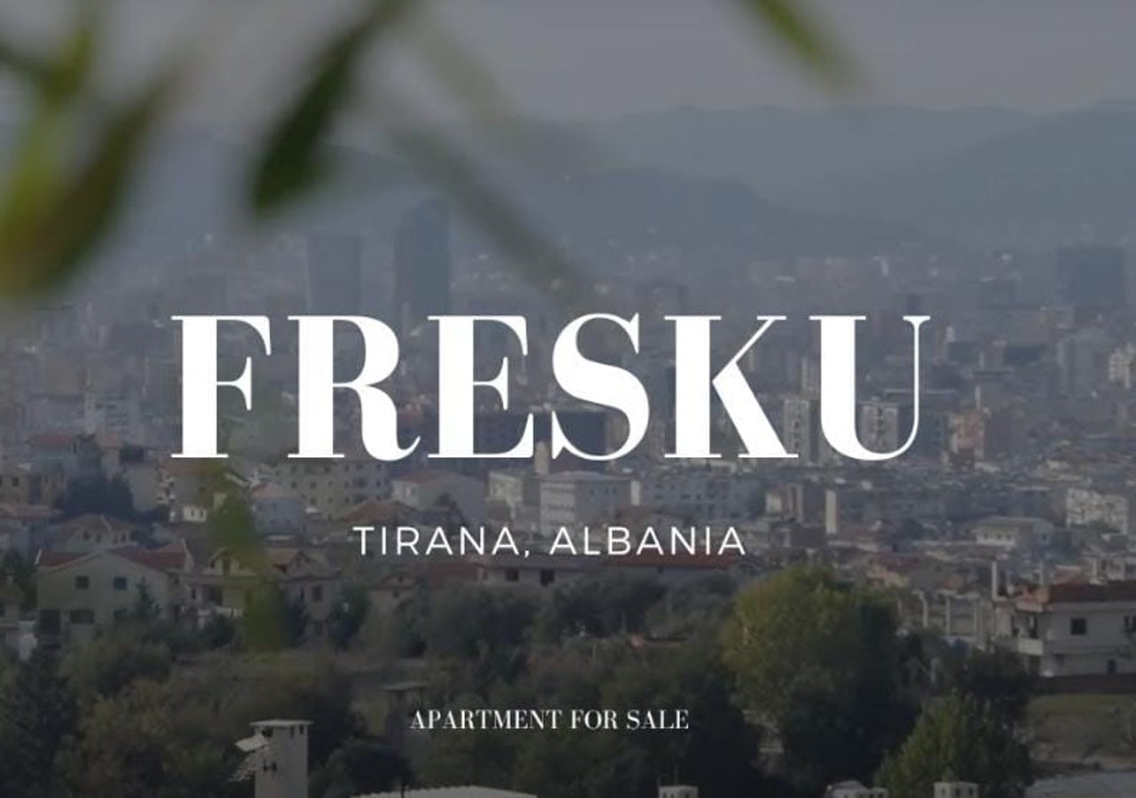 Shitet apartament 1+1 Rruga e Thesarit tek Market shpar 2 Fresk.