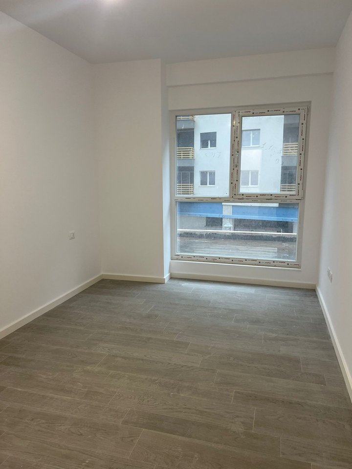 Jepet me qera apartamenti 2+1+2+depo  tek kompleksi Aura,Rruga Dritan Hoxha.