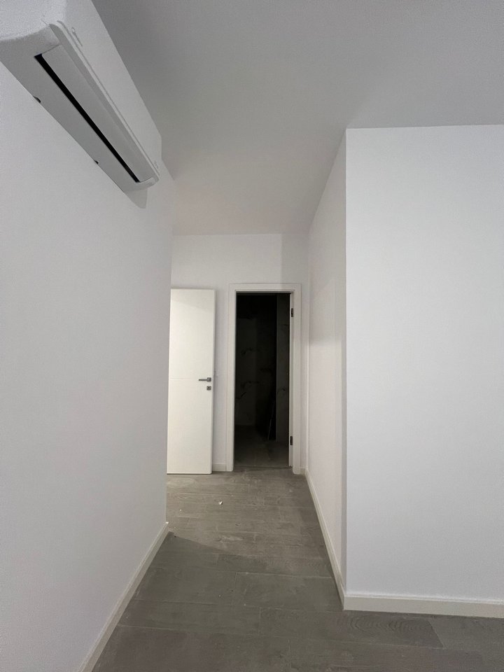 Jepet me qera apartamenti 2+1+2+depo  tek kompleksi Aura,Rruga Dritan Hoxha.