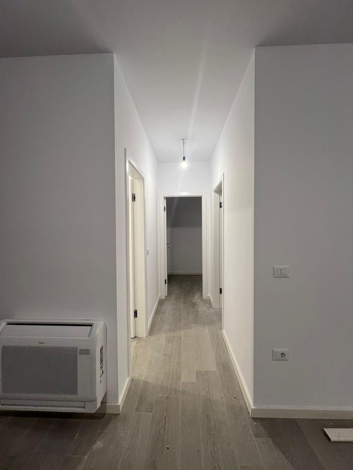 Jepet me qera apartamenti 2+1+2+depo  tek kompleksi Aura,Rruga Dritan Hoxha.