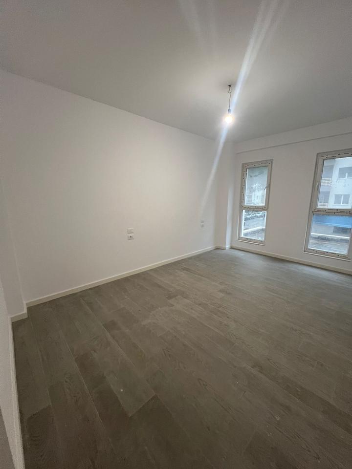 Jepet me qera apartamenti 2+1+2+depo  tek kompleksi Aura,Rruga Dritan Hoxha.