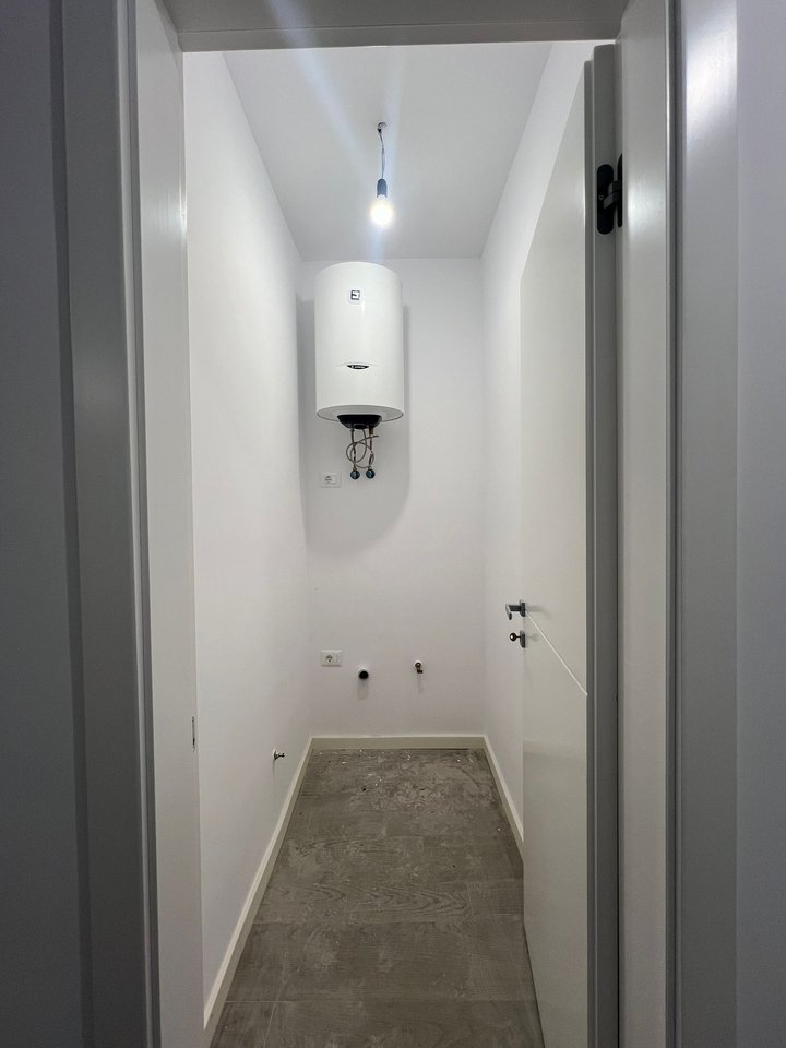 Jepet me qera apartamenti 2+1+2+depo  tek kompleksi Aura,Rruga Dritan Hoxha.