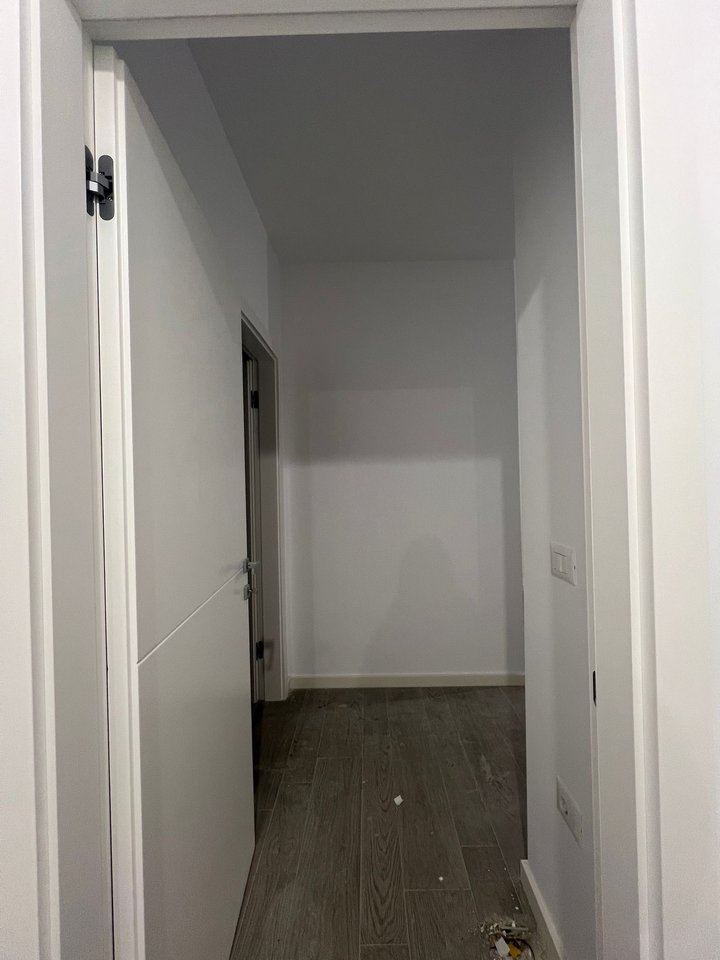 Jepet me qera apartamenti 2+1+2+depo  tek kompleksi Aura,Rruga Dritan Hoxha.