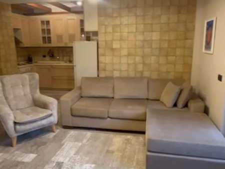 Shitet  2 apartamente  1+1& garsoniere Rruga Mati Logeci!