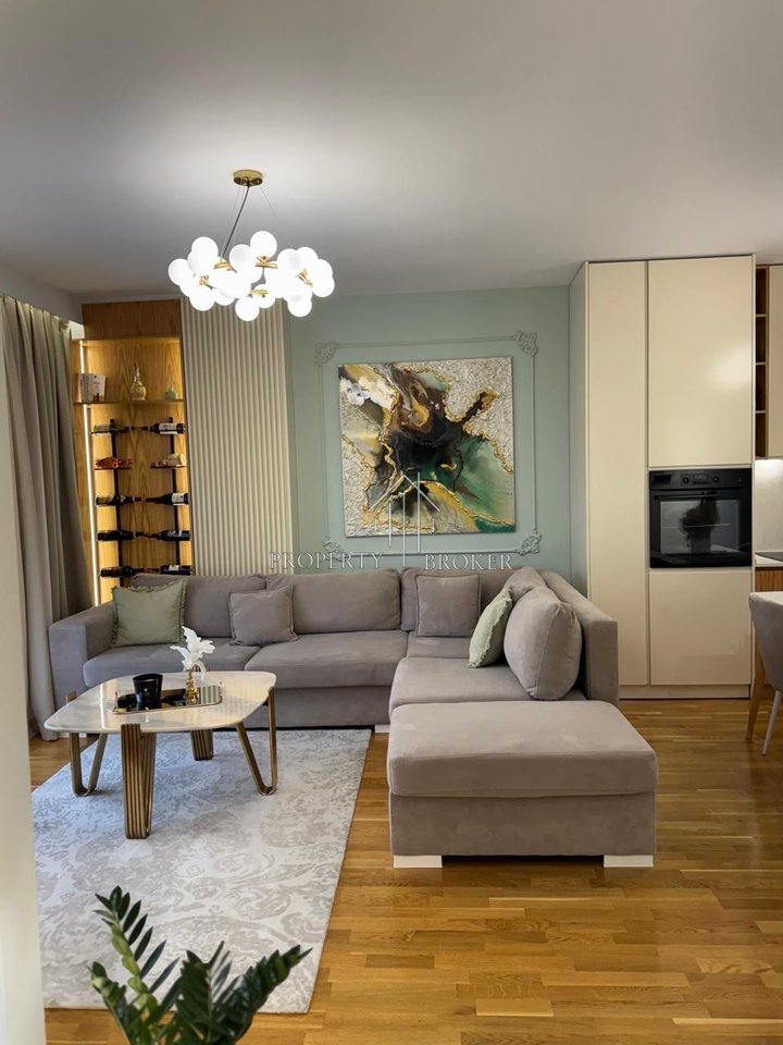 Jepet me qera apartament 1+1+🅿️ Rruga Barrikadave!