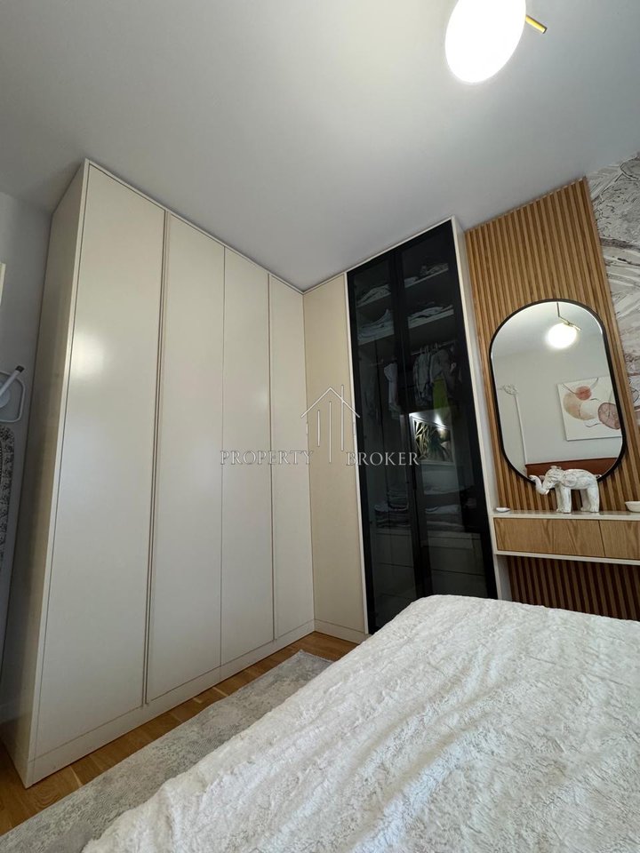 Jepet me qera apartament 1+1+🅿️ Rruga Barrikadave!