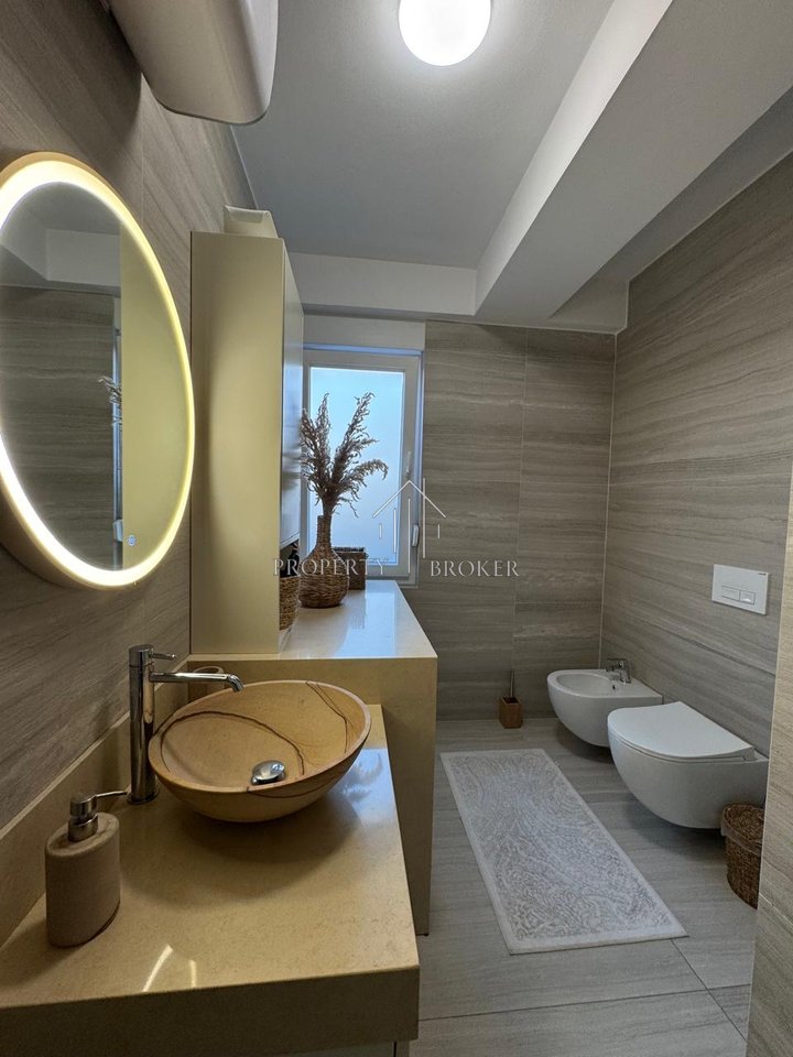 Jepet me qera apartament 1+1+🅿️ Rruga Barrikadave!