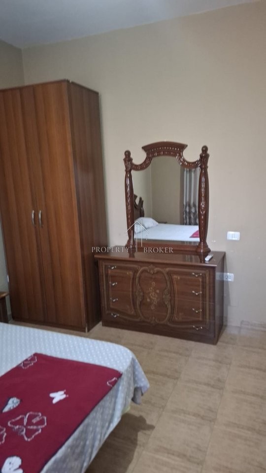 🏡Jepet Shtepi Private me qera 1+1+ verande,
Rruga Hysni Gerbolli, pas Vizion Plusit!
