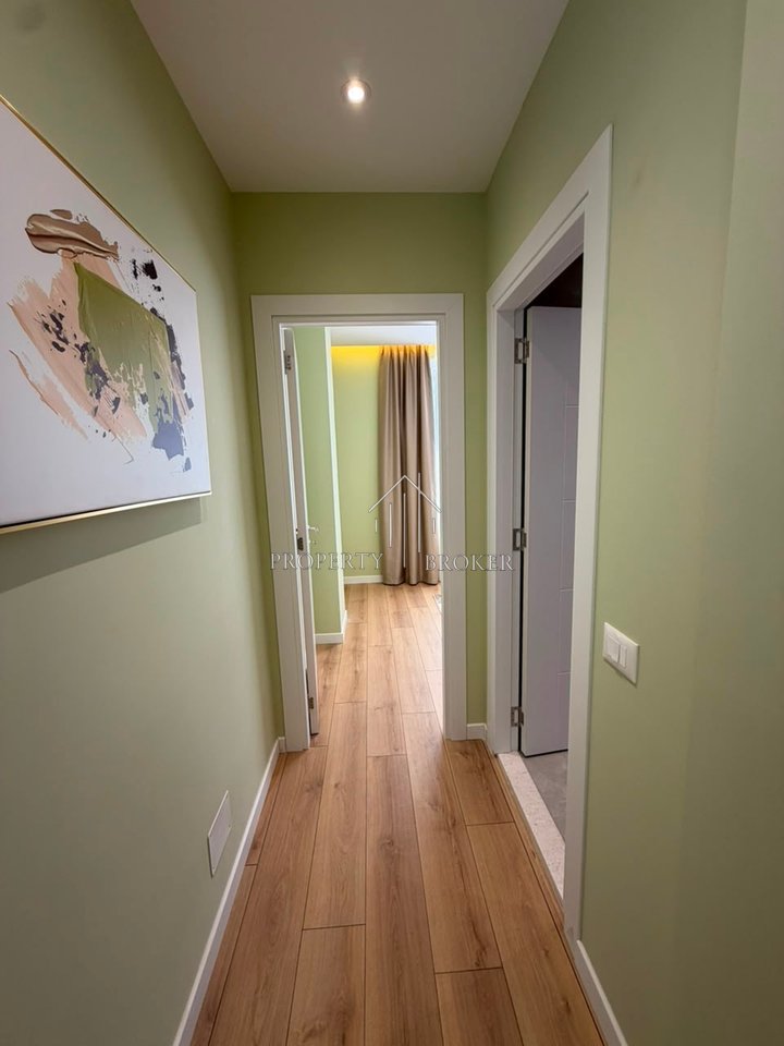 Shitet apartament 2+1 tek Pallati i Bkt , Myslym Shyri!
