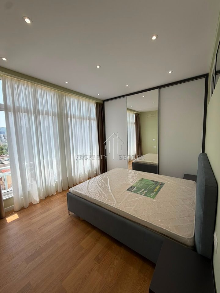 Shitet apartament 2+1 tek Pallati i Bkt , Myslym Shyri!