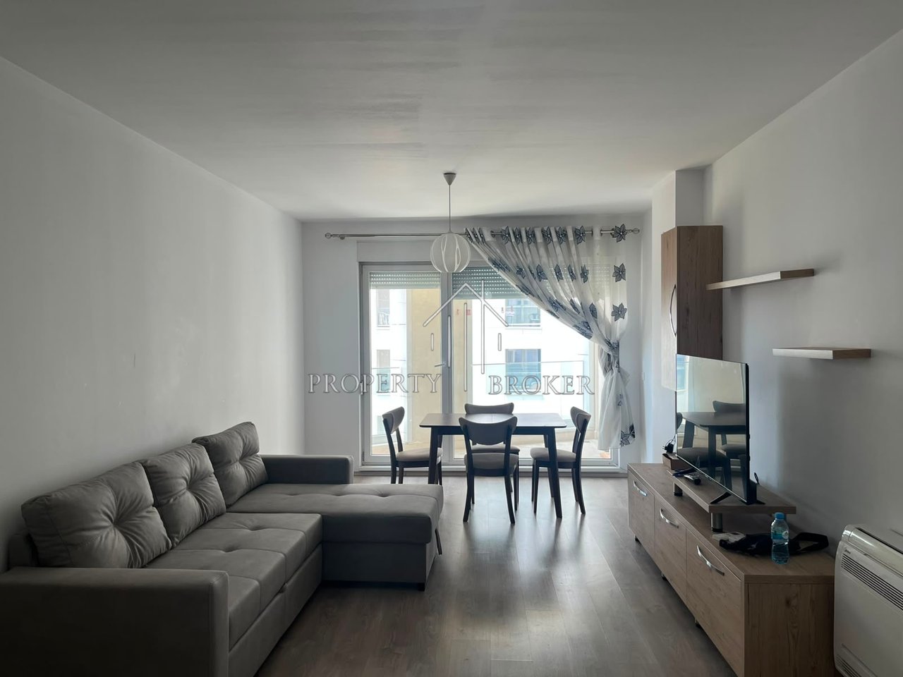 Apartment 2+1+2 for rent Siri Kodra St, Contact Complex!