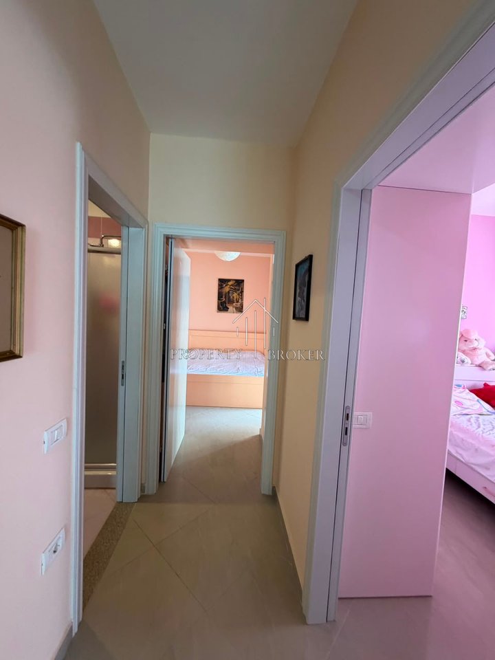 🔊𝐄𝐤𝐬𝐤𝐥𝐮𝐳𝐢𝐯𝐞,  Shitet apartament 2+1+2B ne Sarande me pamje nga deti!