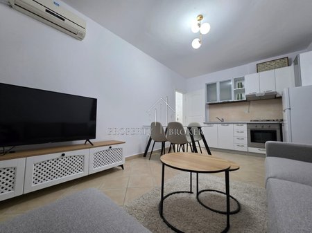 Jepet me qera apartament 1+1 tek Ish Ekspozita!