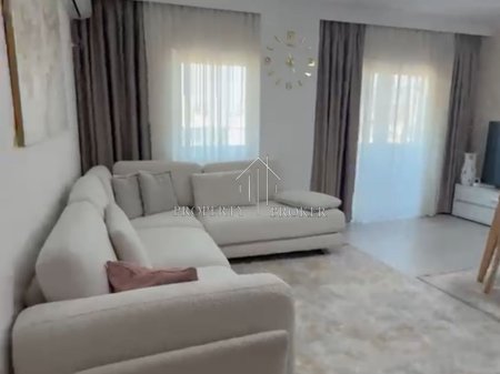 Jepet apartament 2+1 me qera tek 21 Dhjetori, Nisheraku!