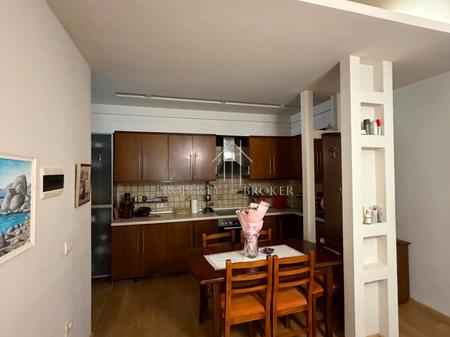Shitet apartament 3+1+2 tek Shkolla Qazim Turdiu, Don Bosko !