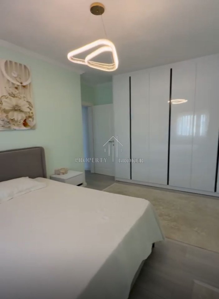 2+1 apartment for rent at 21 Dhjetori, Nisheraku!