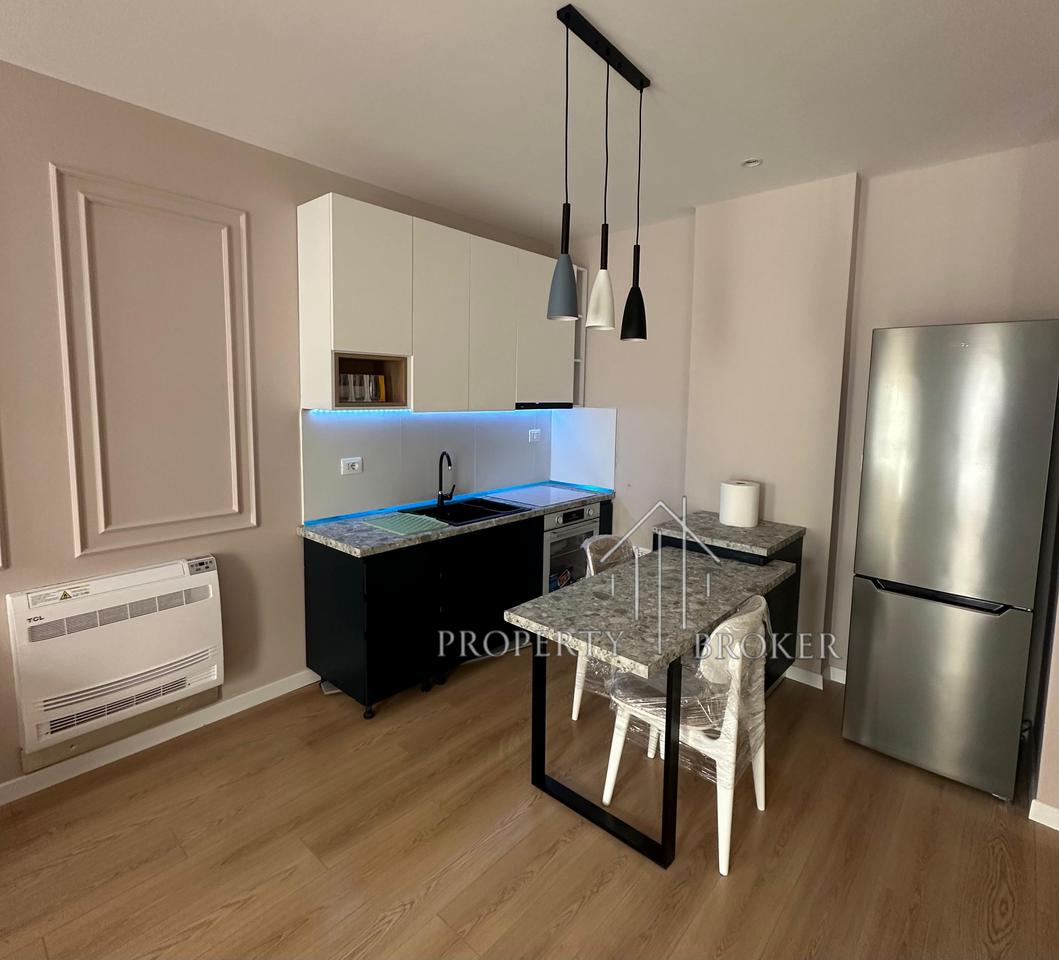 Jepet me qera apartament 1+1 tek Univers City!