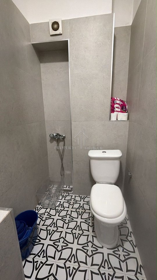 Jepet me qera apartament 1+1 tek Rruga Barrikadave!