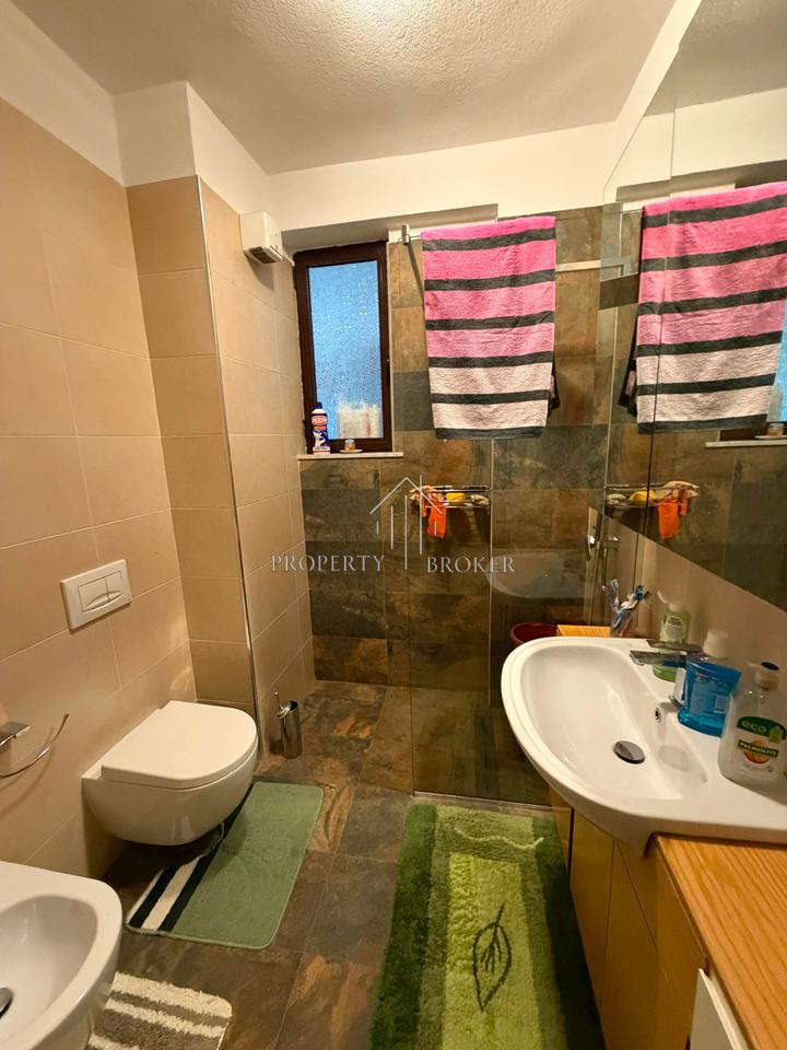 Shitet apartament 3+1+2 tek Shkolla Qazim Turdiu, Don Bosko !