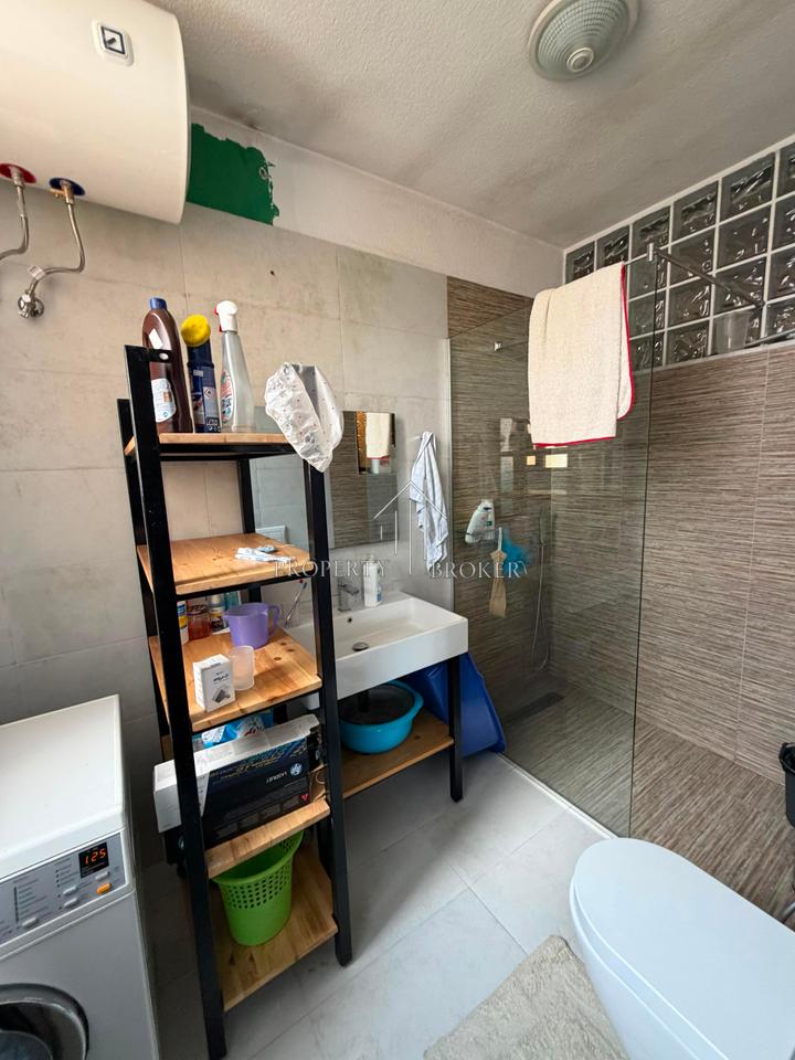Shitet apartament 3+1+2 tek Shkolla Qazim Turdiu, Don Bosko !