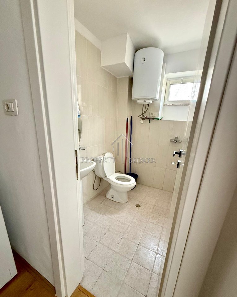 Jepet me qera apartamenti 1+1 te Rruga Bardhyl