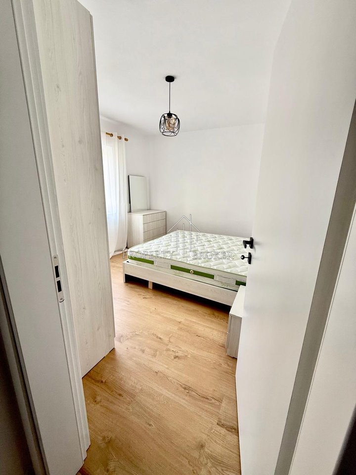 Jepet me qera apartamenti 1+1 te Rruga Bardhyl