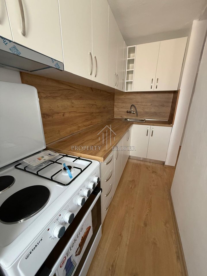 Jepet me qera apartamenti 1+1 te Rruga Bardhyl