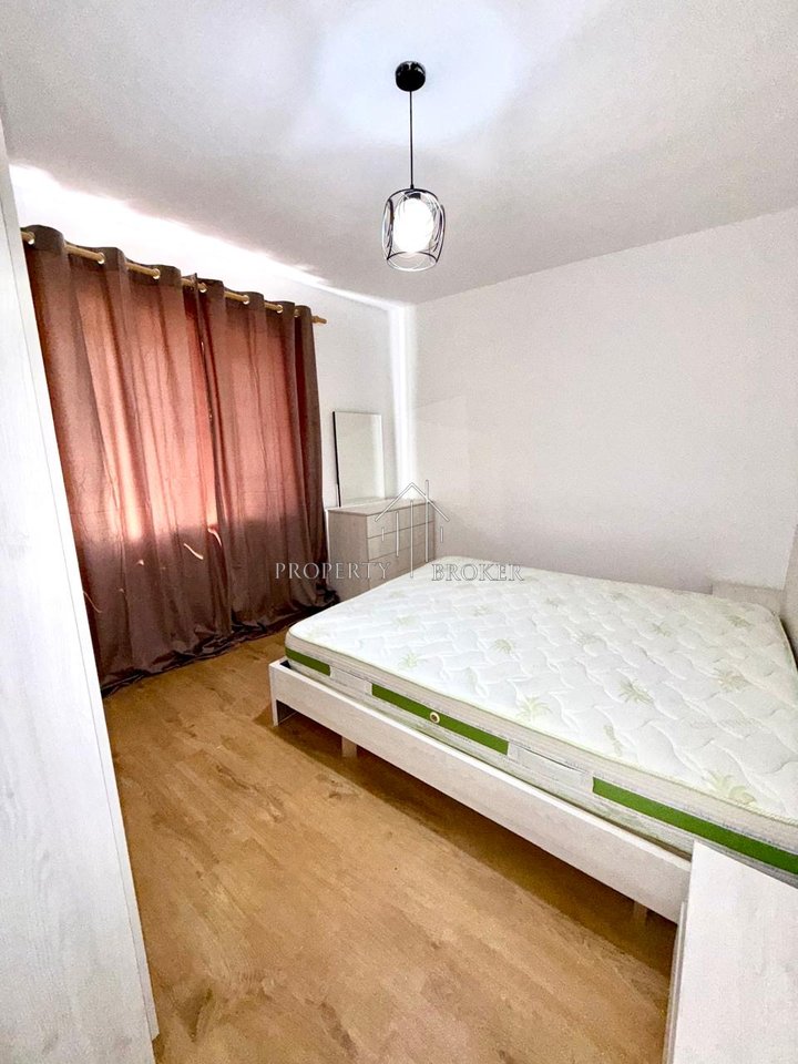 Jepet me qera apartamenti 1+1 te Rruga Bardhyl