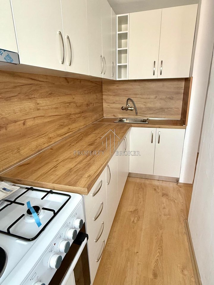 Jepet me qera apartamenti 1+1 te Rruga Bardhyl