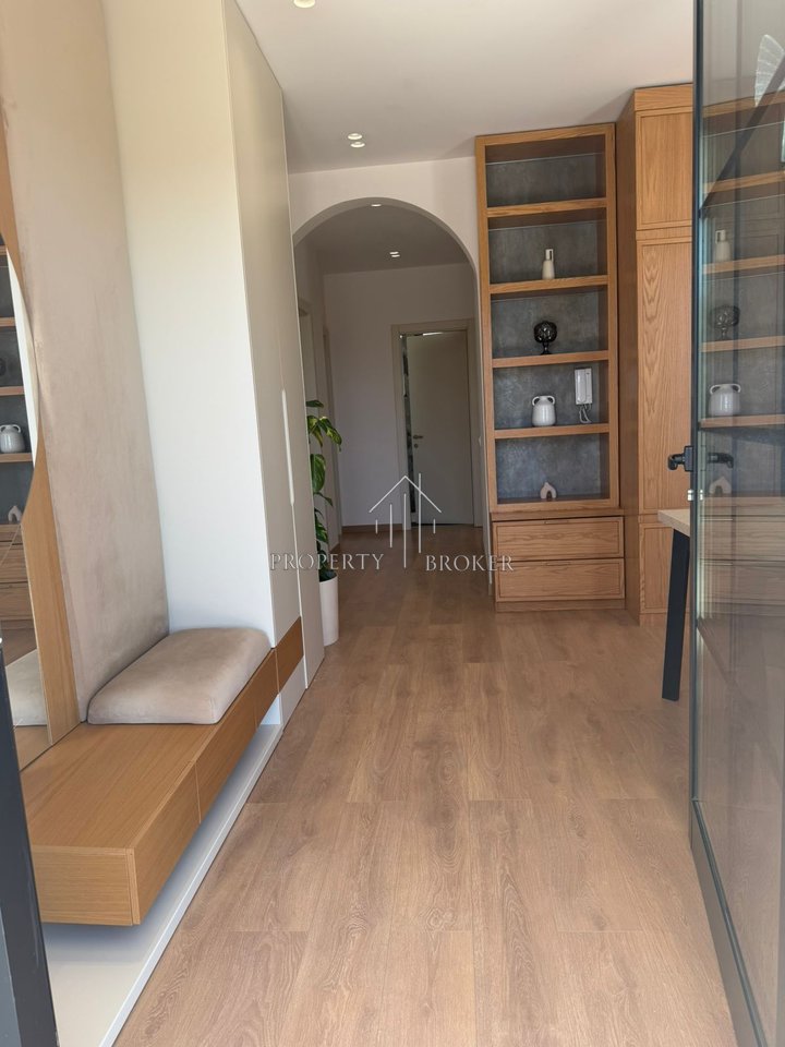 One-story villa with a pool for sale in Paskuqan!