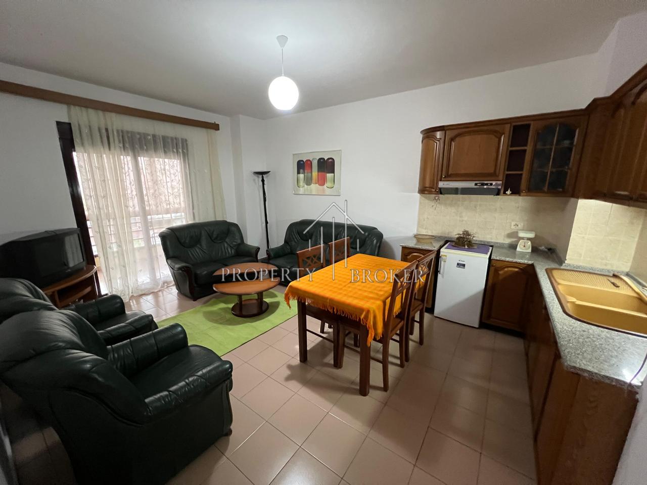 Affittasi appartamento 1+1 vicino alla Medreseja!