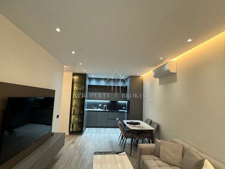 Jepet apartament 1+1 me qera tek Golden Tower, Mine Peza!