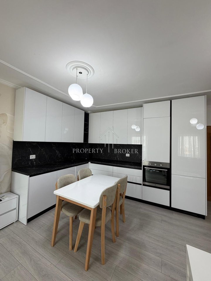 Shitet apartament 2+1 pas Square 21, Ish Nisheraku!