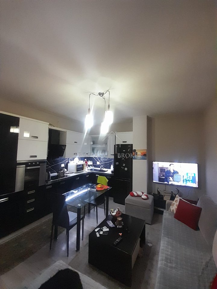 Jepet me qera apartament 1+1 tek Casa Italia !