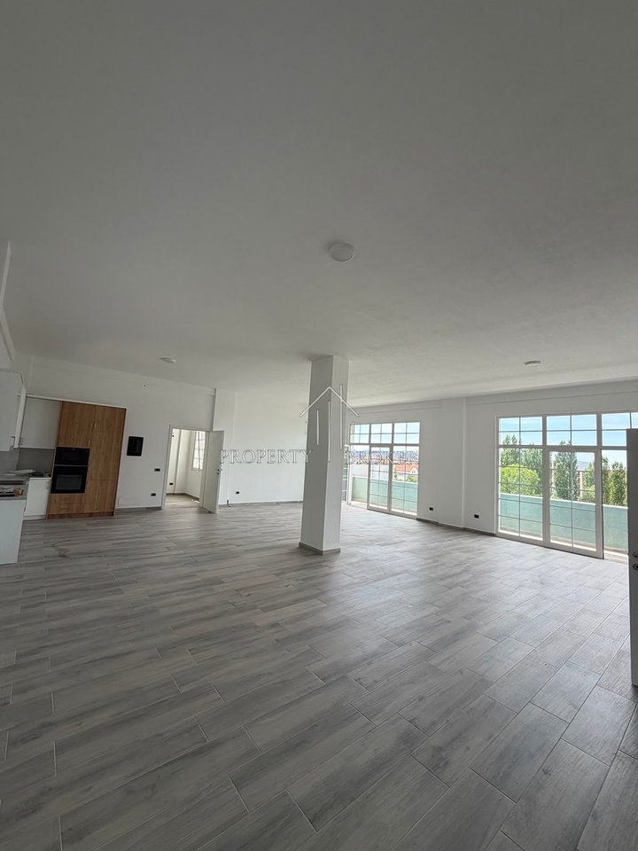 Apartment 4+1 for rent in Paskuqan!