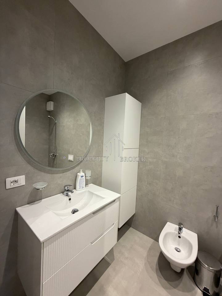 🏡 Apartment 1+1+🅿️ for rent at Komuna e Parisit!