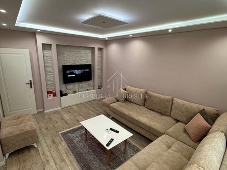Appartamento 1+1 in affitto al 21 Dhjetori, vicino all'Hotel Mondial!