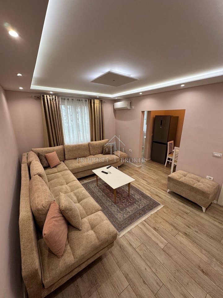 Appartamento 1+1 in affitto al 21 Dhjetori, vicino all'Hotel Mondial!