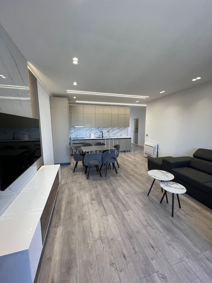 For rent 2+1+2 apartment Near the Complex, Jordan Misja Street!