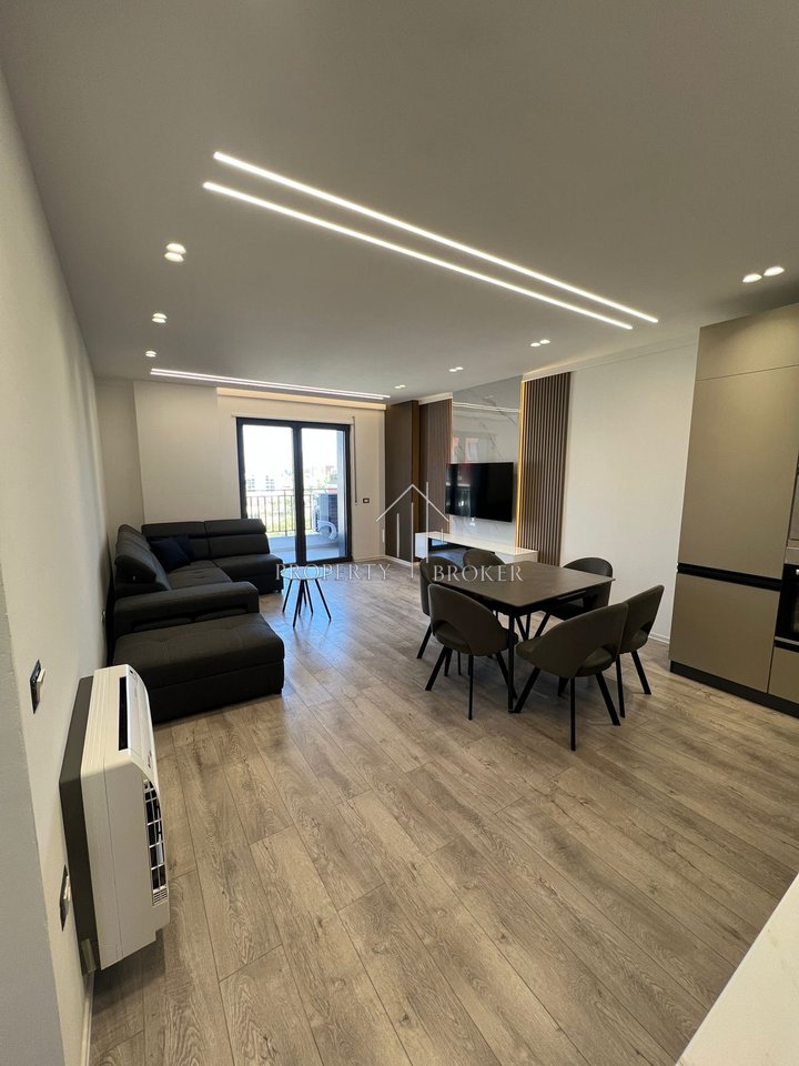 For rent 2+1+2 apartment Near the Complex, Jordan Misja Street!