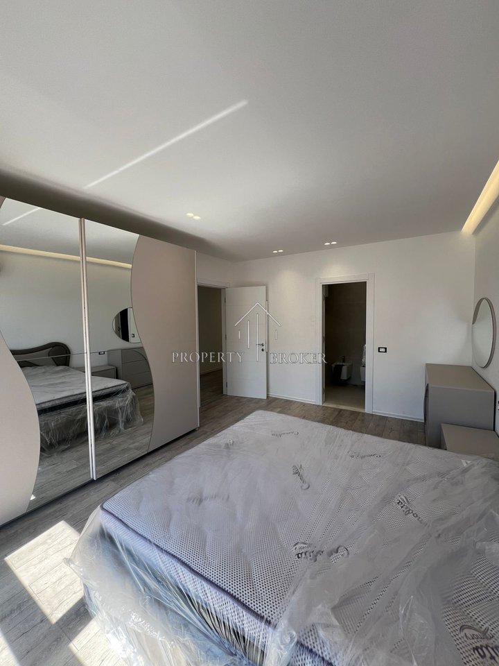 For rent 2+1+2 apartment Near the Complex, Jordan Misja Street!
