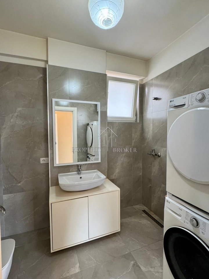 Shitet apartament 2+1+2 Tek Kompleksi FZ,Liqeni i Thate!