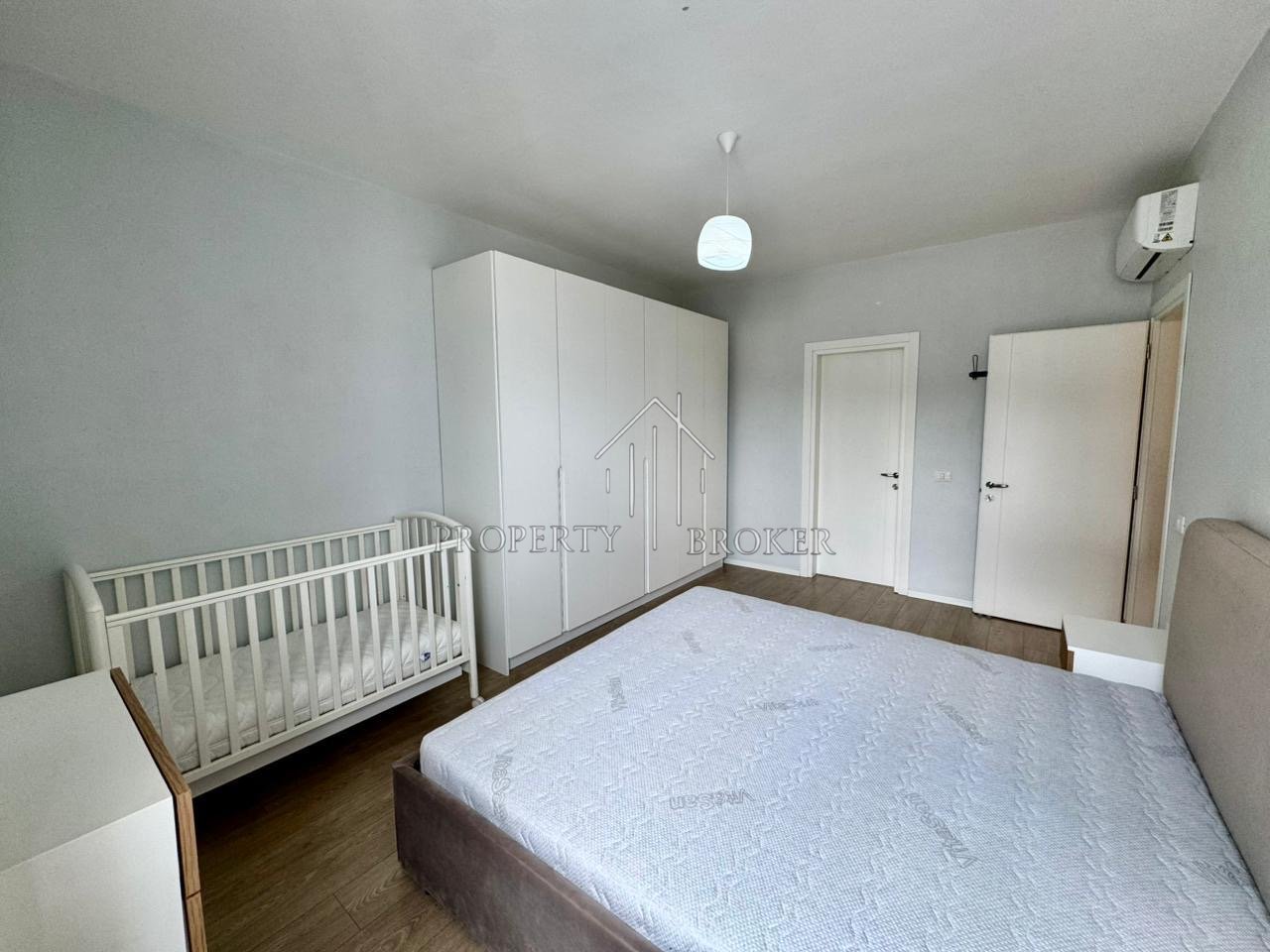 Shitet apartament 2+1+2 Tek Kompleksi FZ,Liqeni i Thate!