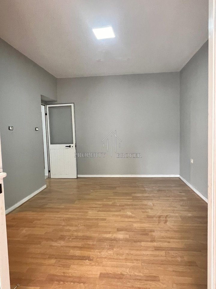 Business premises for rent on Naim Frashëri Street