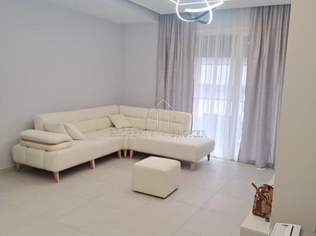 Jepet me qera apartament 2+1 Rruga 5 Maj