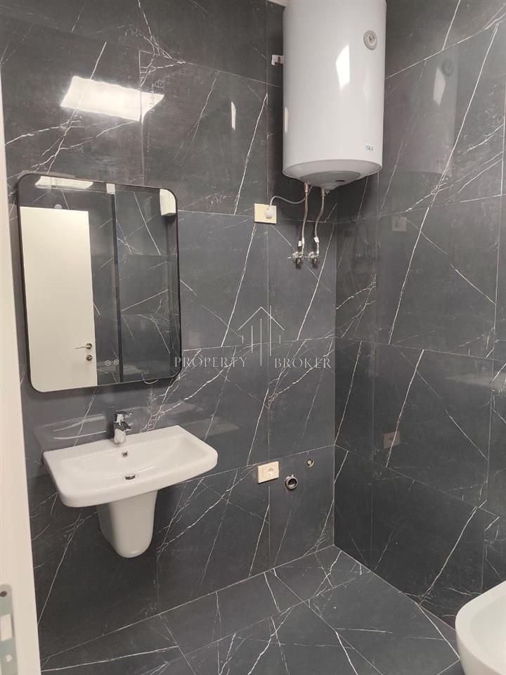 Affittasi appartamento ideale per ufficio/studio, presso Golden Tower Resident!